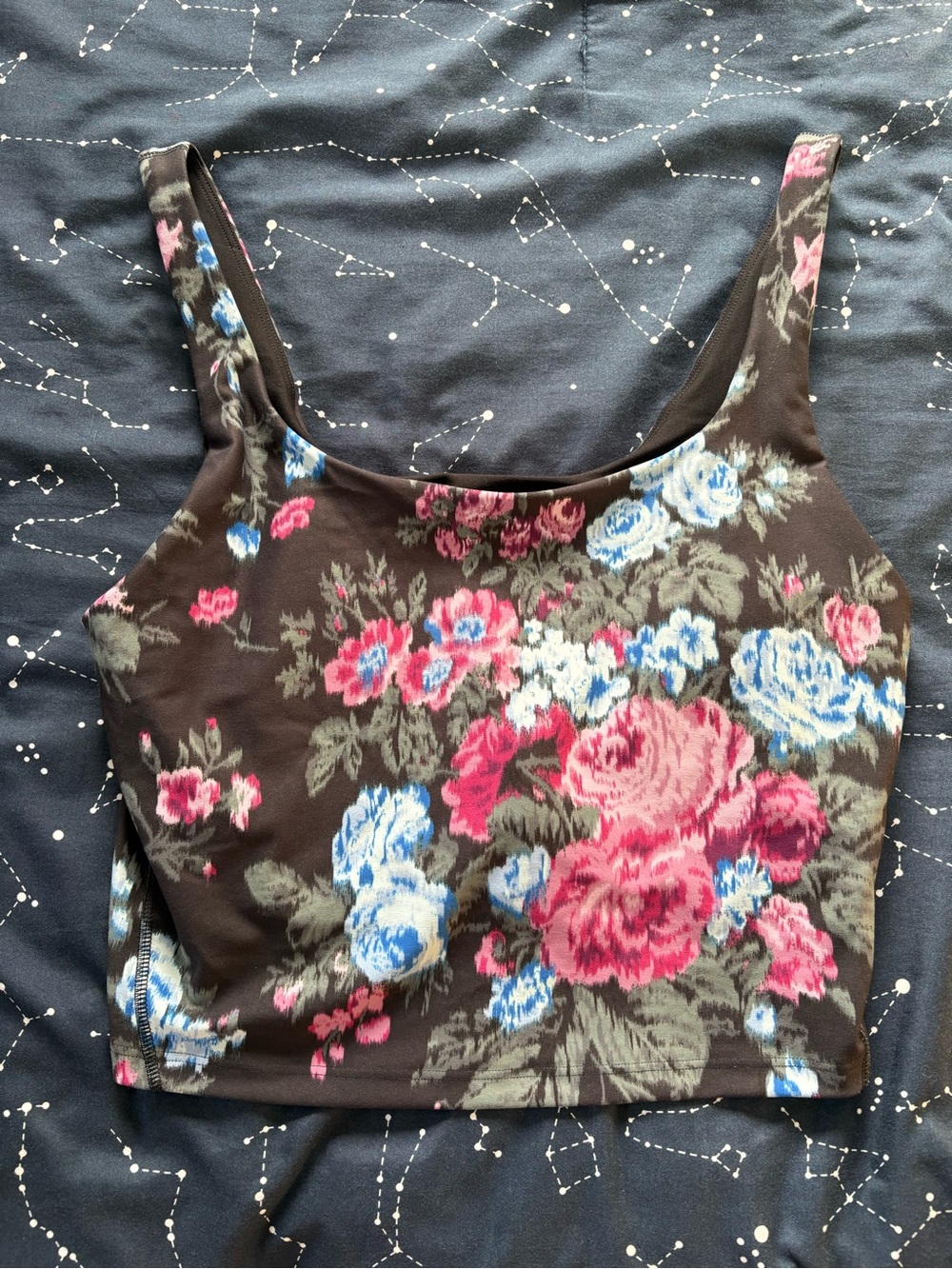 NEW LISTING ✨ Floral Old Navy Active Workout Top